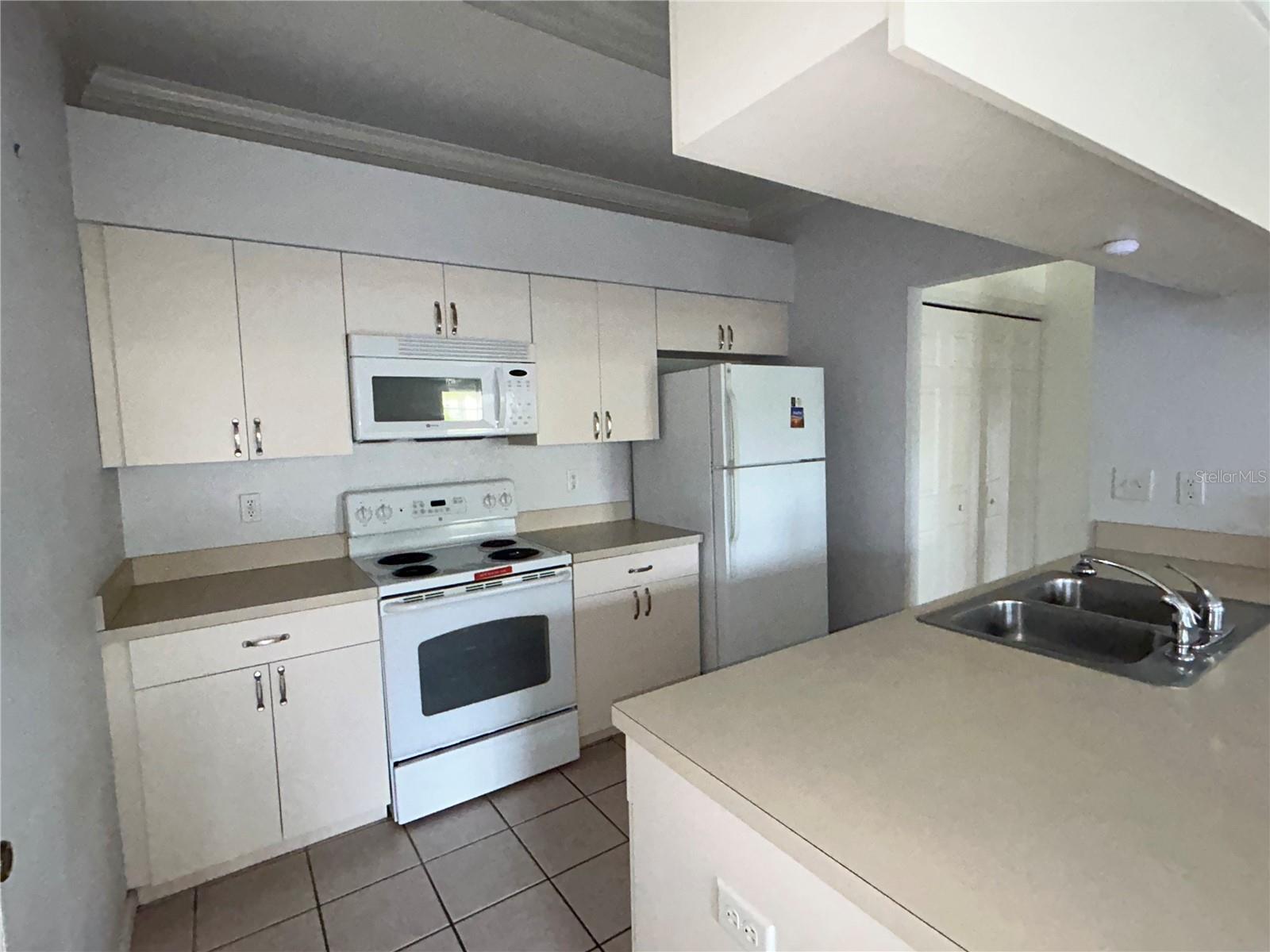 Property Photo:  1201 Eagle Pond Drive 1201  FL 33884 