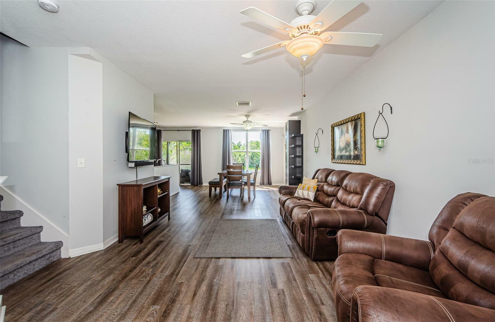 Property Photo: 6230 Olivedale Drive FL 33578