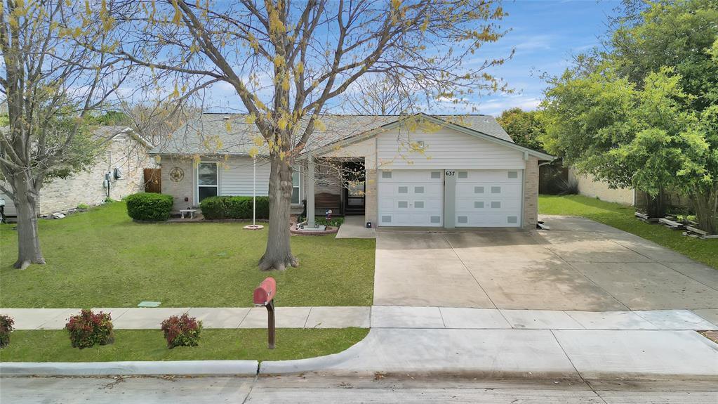Property Photo:  637 Michael Drive  TX 75052 
