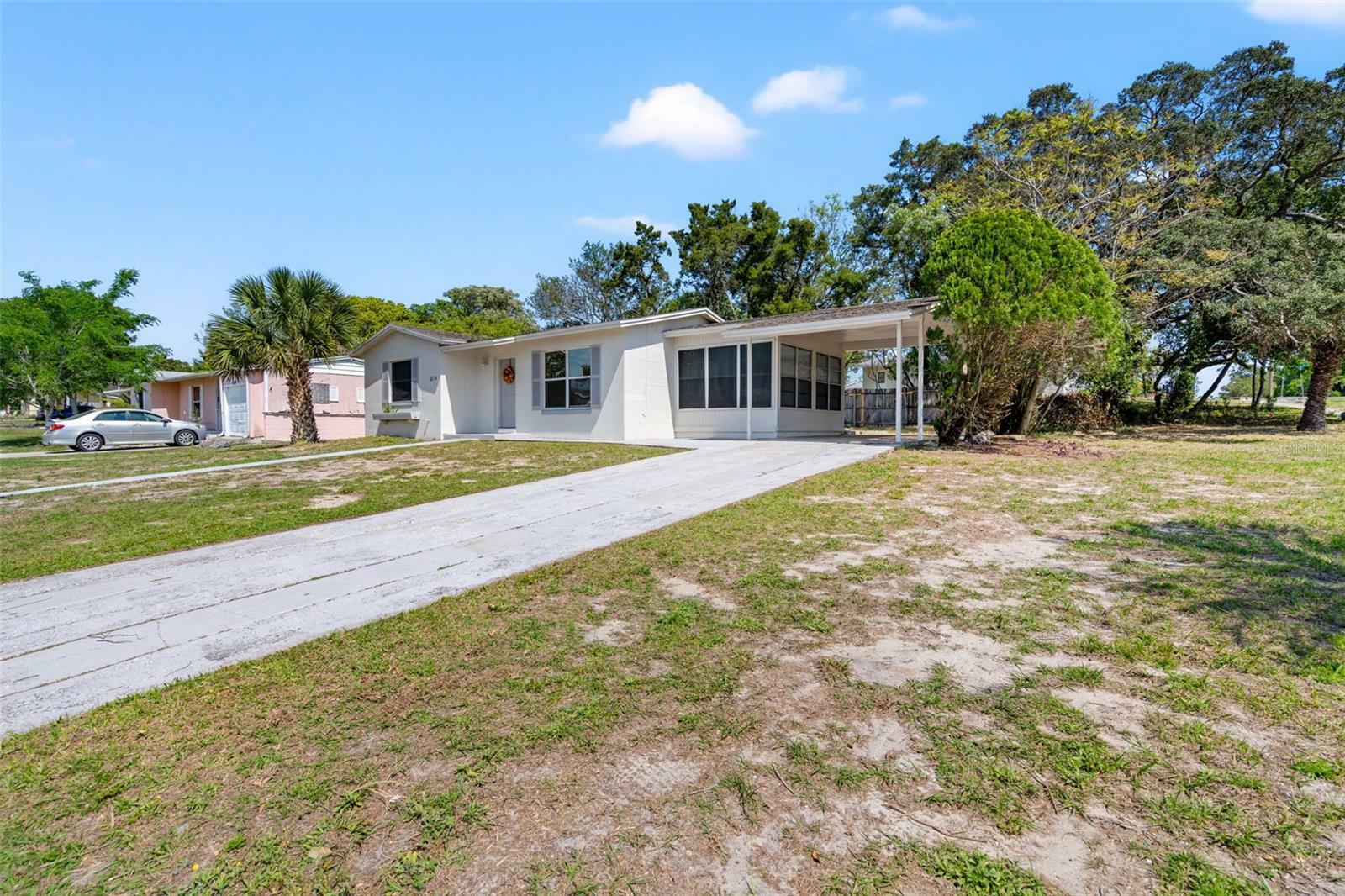 Property Photo:  1014 Embassy Avenue  FL 34606 