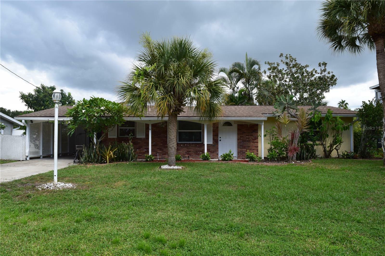 Property Photo:  5131 Admiral Place  FL 34231 