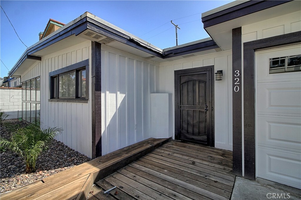 Property Photo:  320 Sunset Drive  CA 93035 