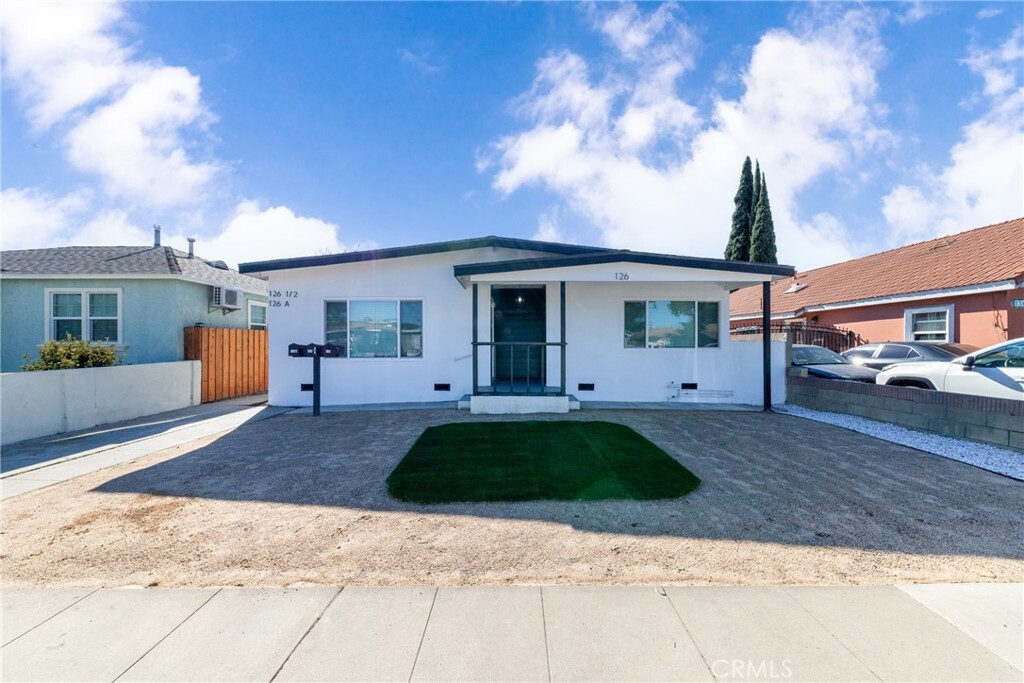 Property Photo:  126 W Plymouth Street  CA 90805 