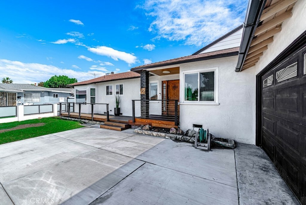 Property Photo:  7211 Cleargrove Drive  CA 90240 