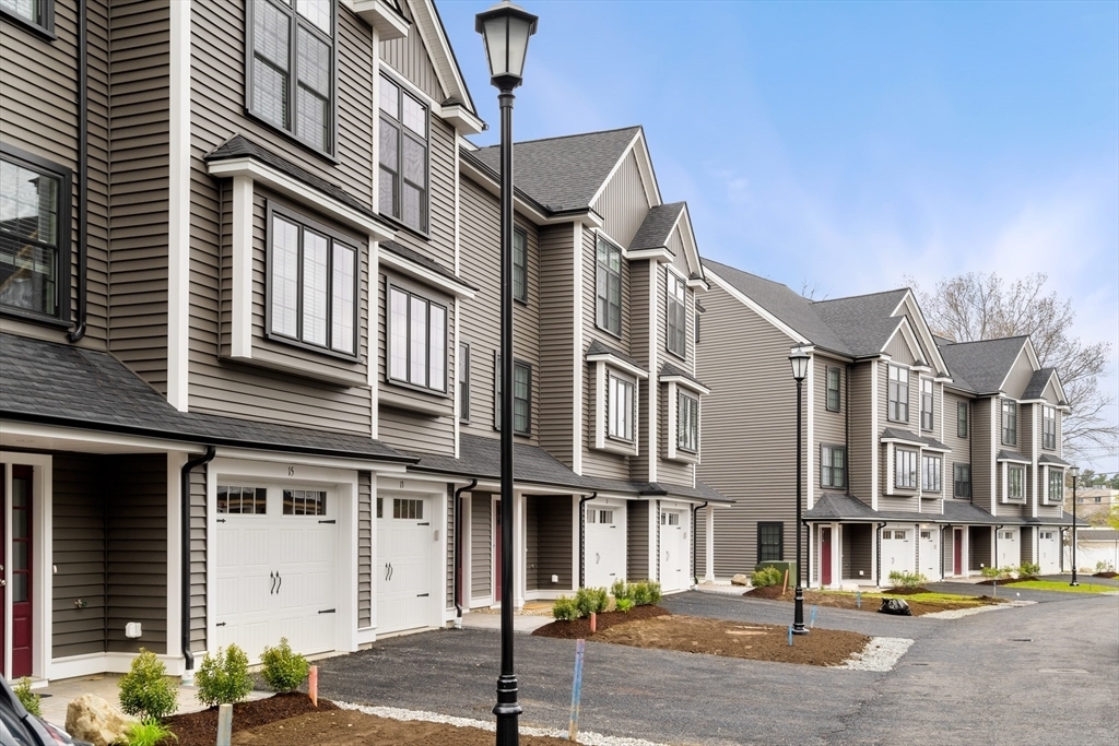 Property Photo: 168 Lowell St 5 (29) MA 01887