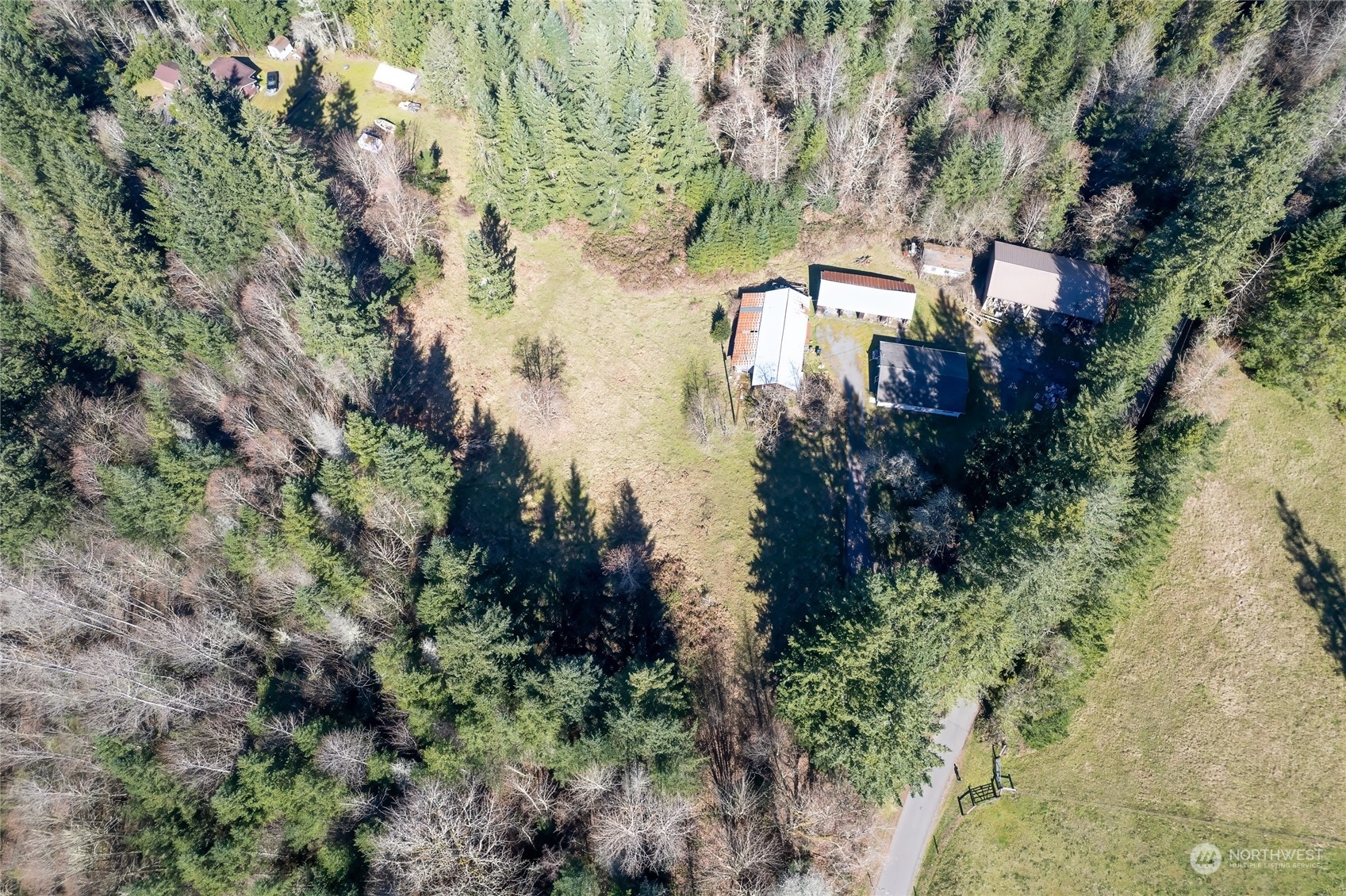Property Photo:  24710 Fisk Road E  WA 98360 