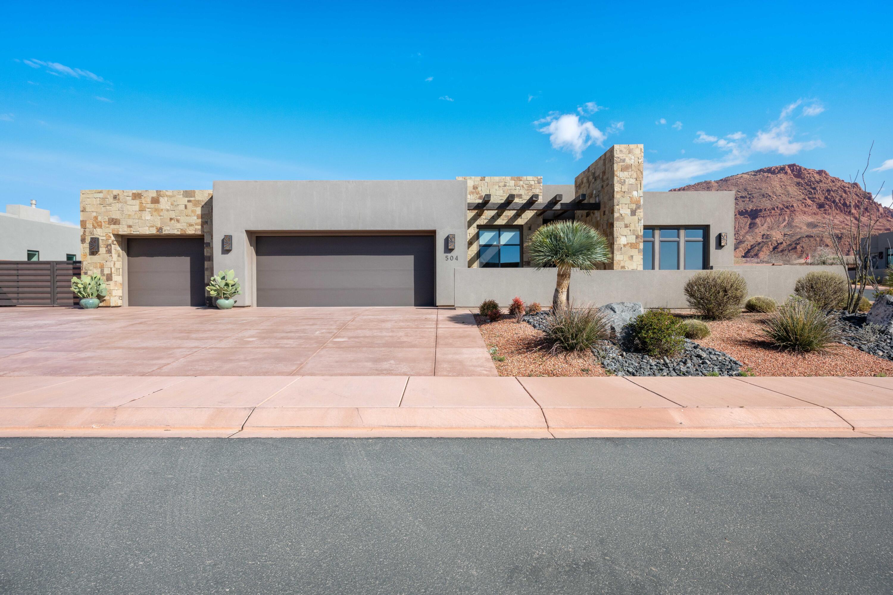 Property Photo: 504 W 30 S UT 84738