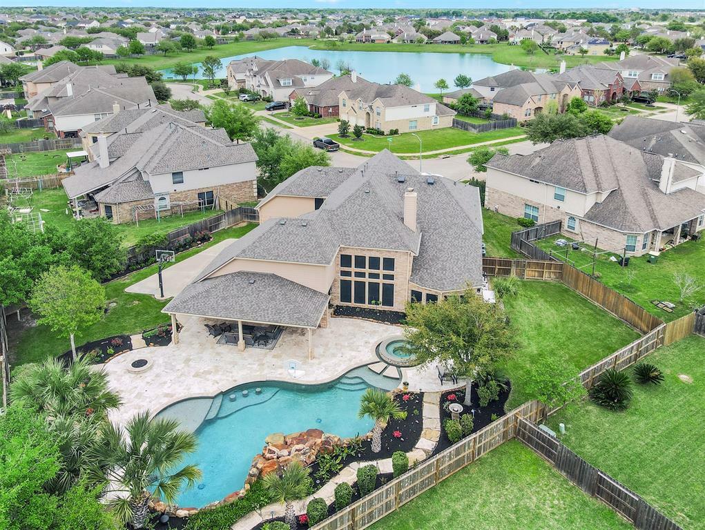 Property Photo:  2113 Tall Timbers Lane  TX 77581 