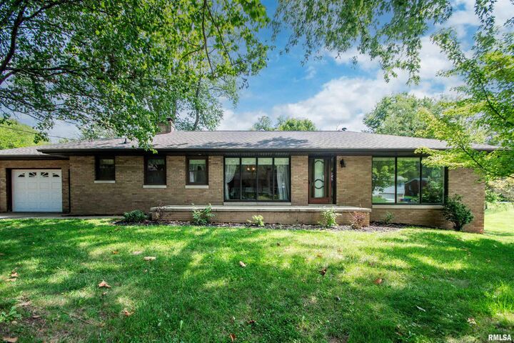 128 E Oakwood Drive  East Peoria IL 61611 photo