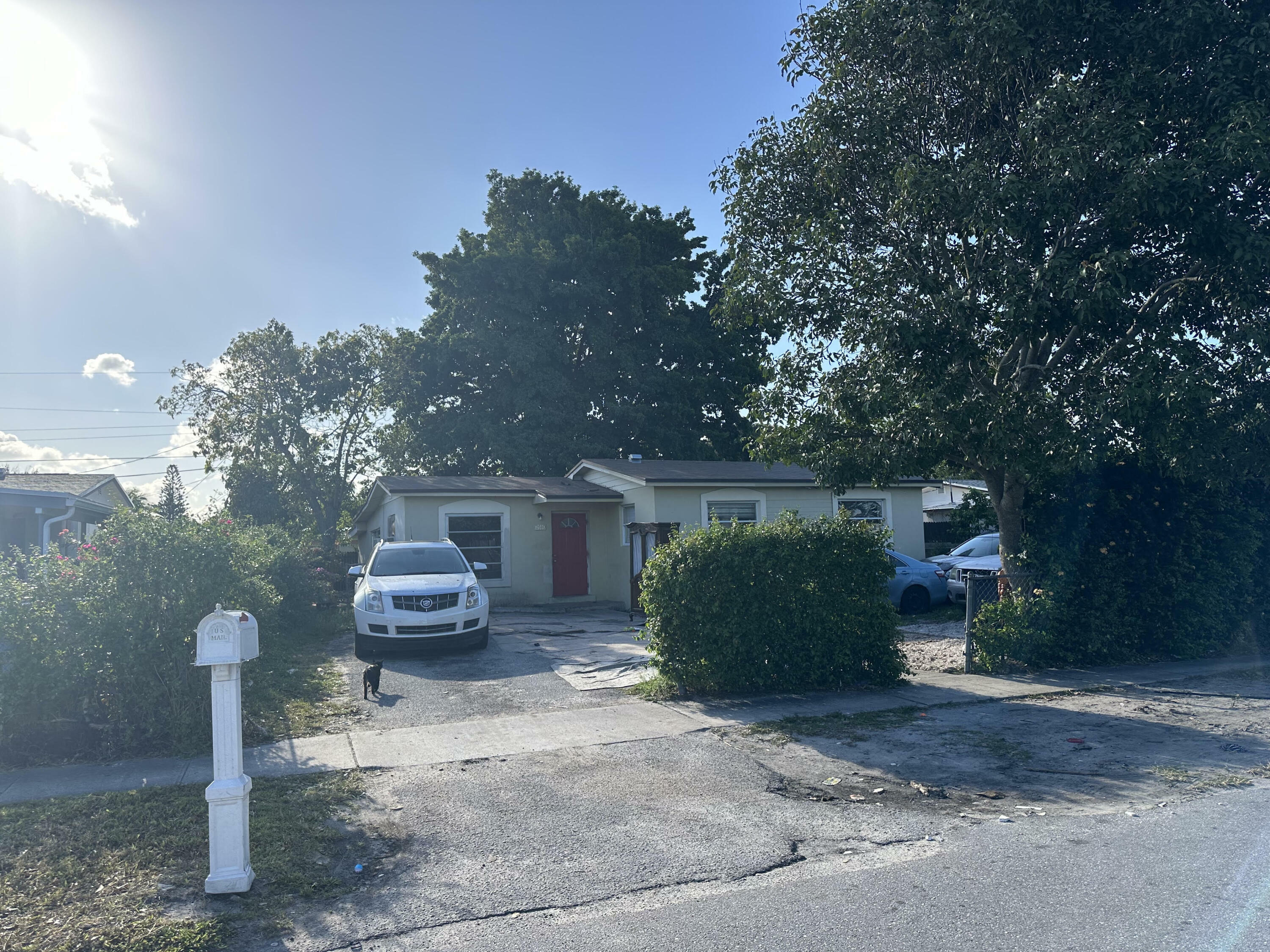 Property Photo:  2740 NW 2nd Street  FL 33435 