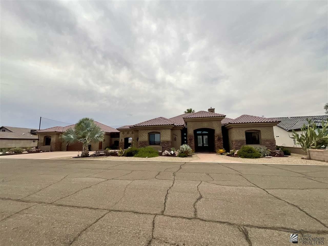 Property Photo:  28201 Canal Ave  AZ 85356 