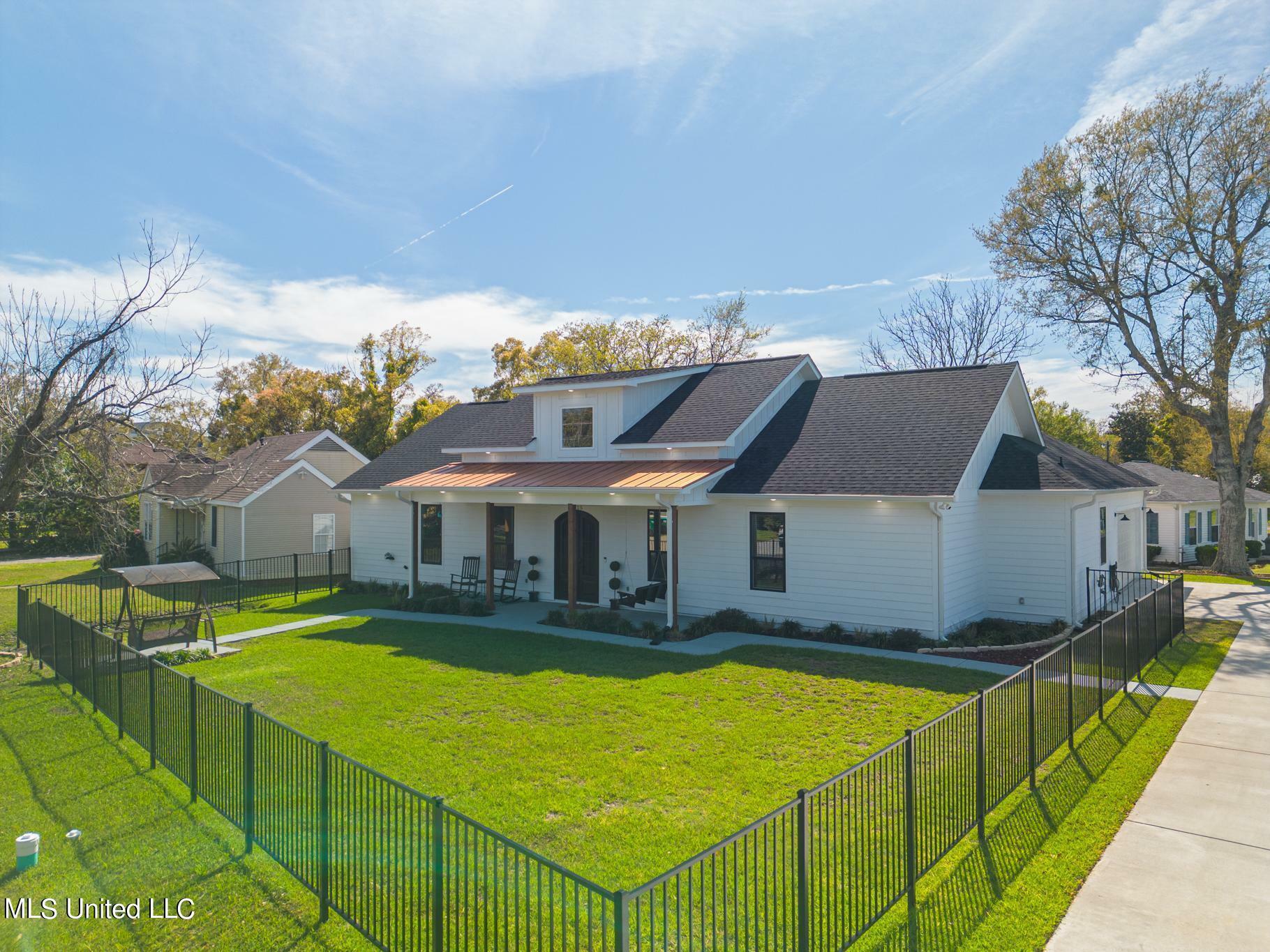 Property Photo:  1625 Pratt Ave Avenue  MS 39501 