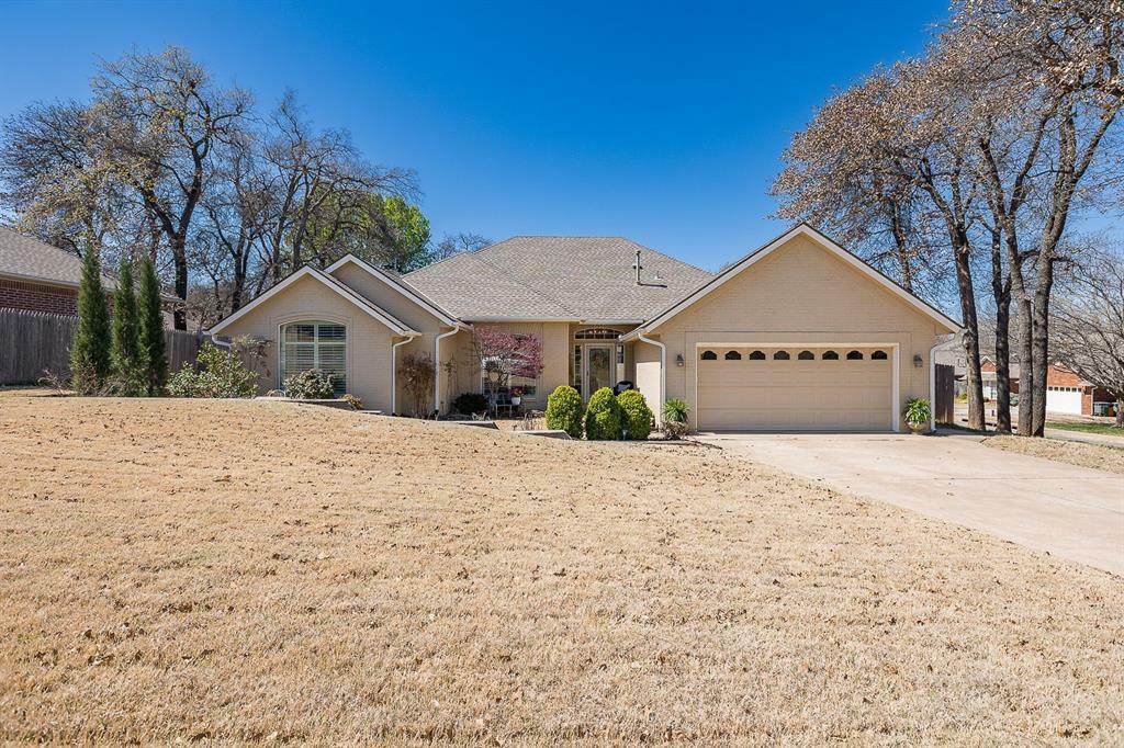 Property Photo:  1401 Woodbury Circle  OK 73034 