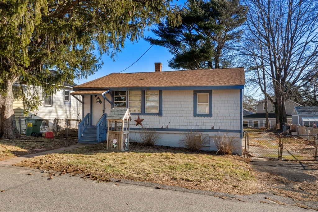 Property Photo:  9 Alden St  MA 02364 