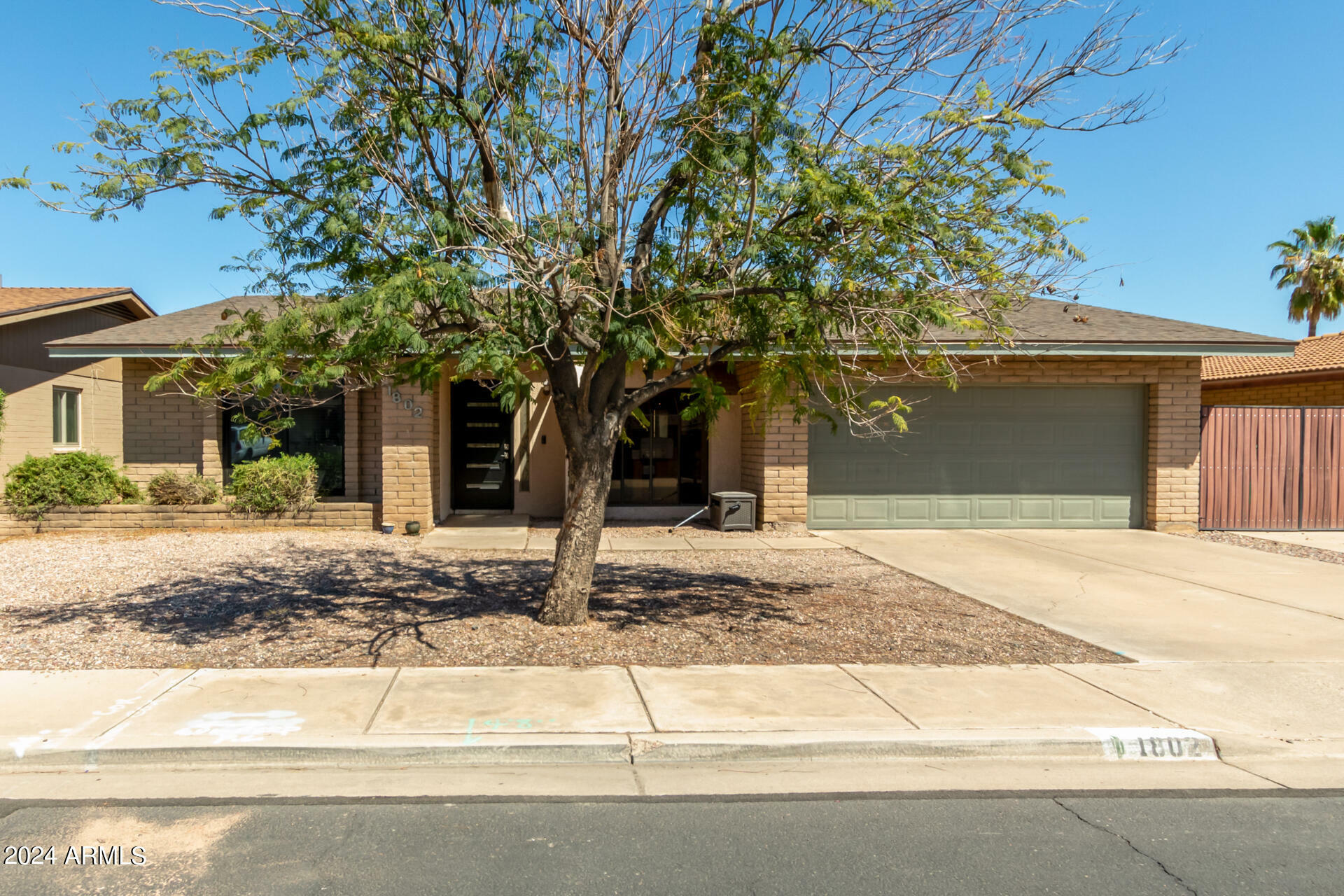 Property Photo:  1802 W Isleta Avenue  AZ 85202 