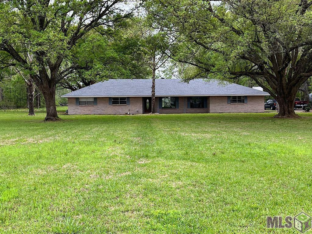 Property Photo: 11954 Gurney Rd LA 70714