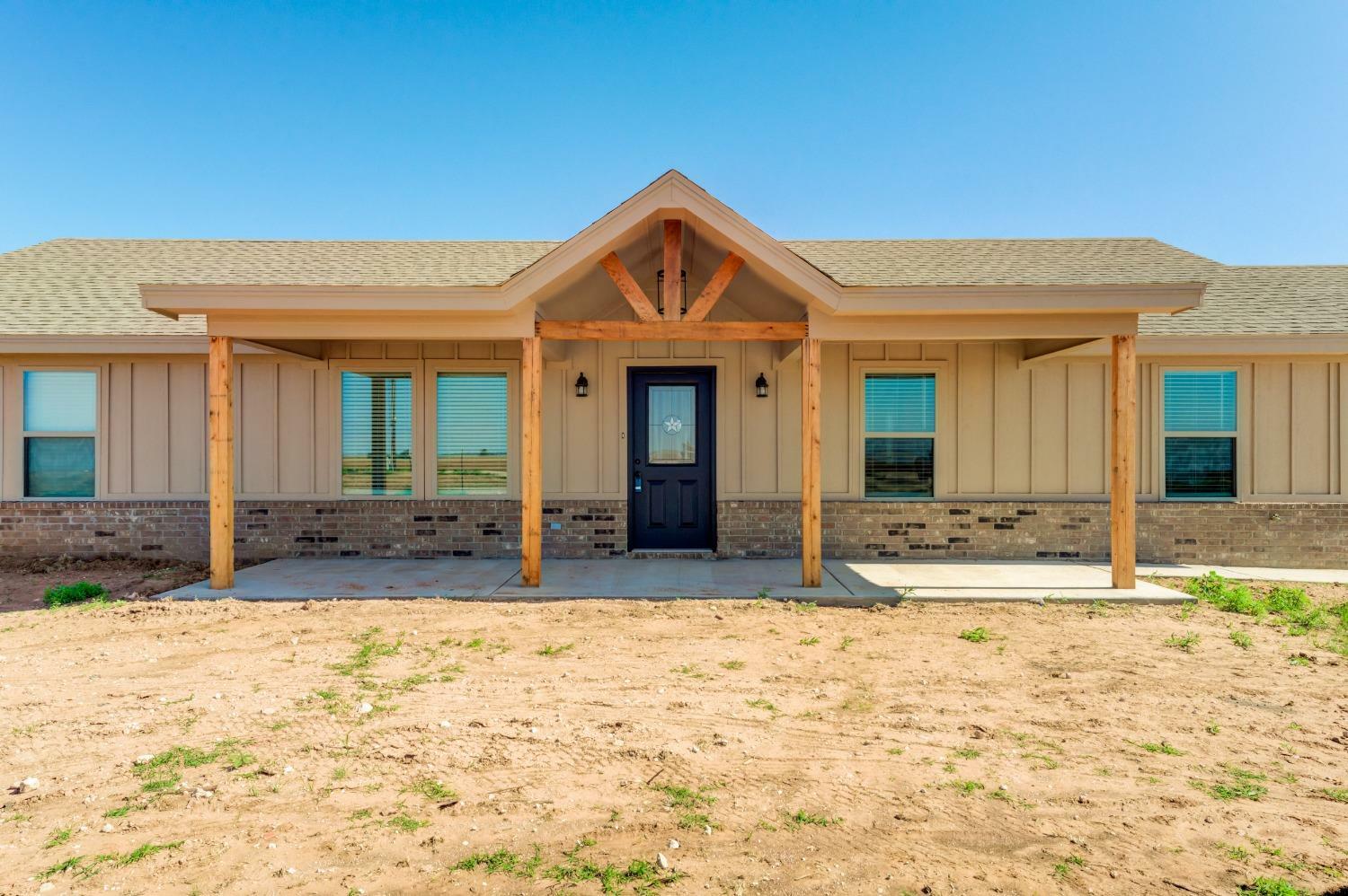 Property Photo:  10127 N County Road 6100  TX 79363 