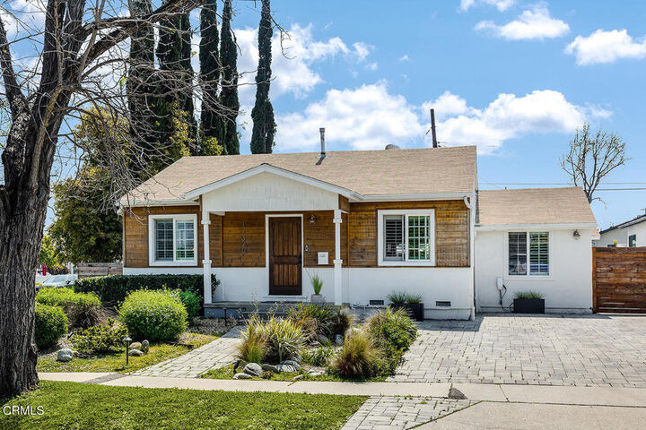 Property Photo:  17320 Califa Street  CA 91316 