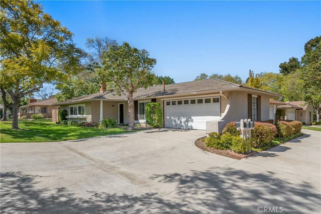 Property Photo:  11 Gumwood  CA 92612 