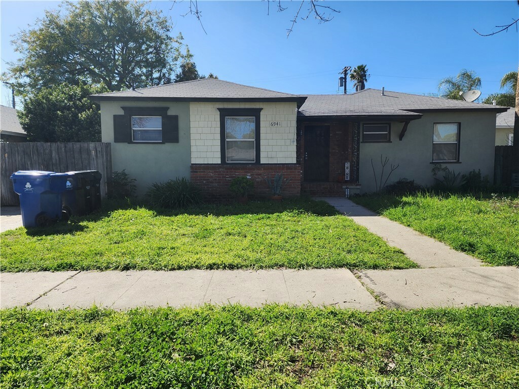 6941 Newcastle Avenue  Reseda CA 91335 photo