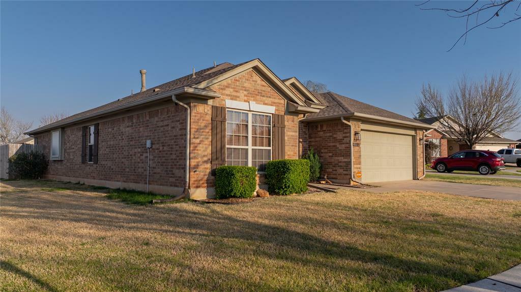 Property Photo:  16012 Deer Ct Court  OK 73013 