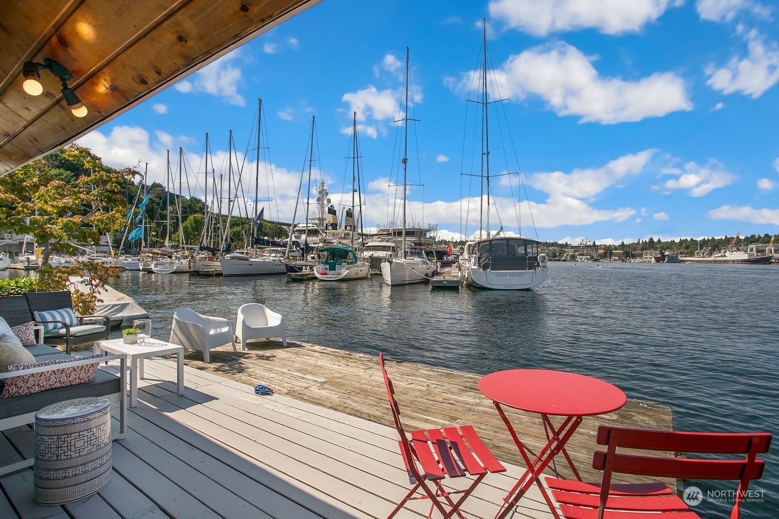 Property Photo:  2466 Westlake Avenue N 6  WA 98109 