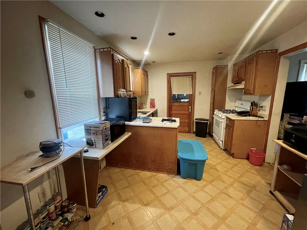 Property Photo:  403 25th St  PA 15132 