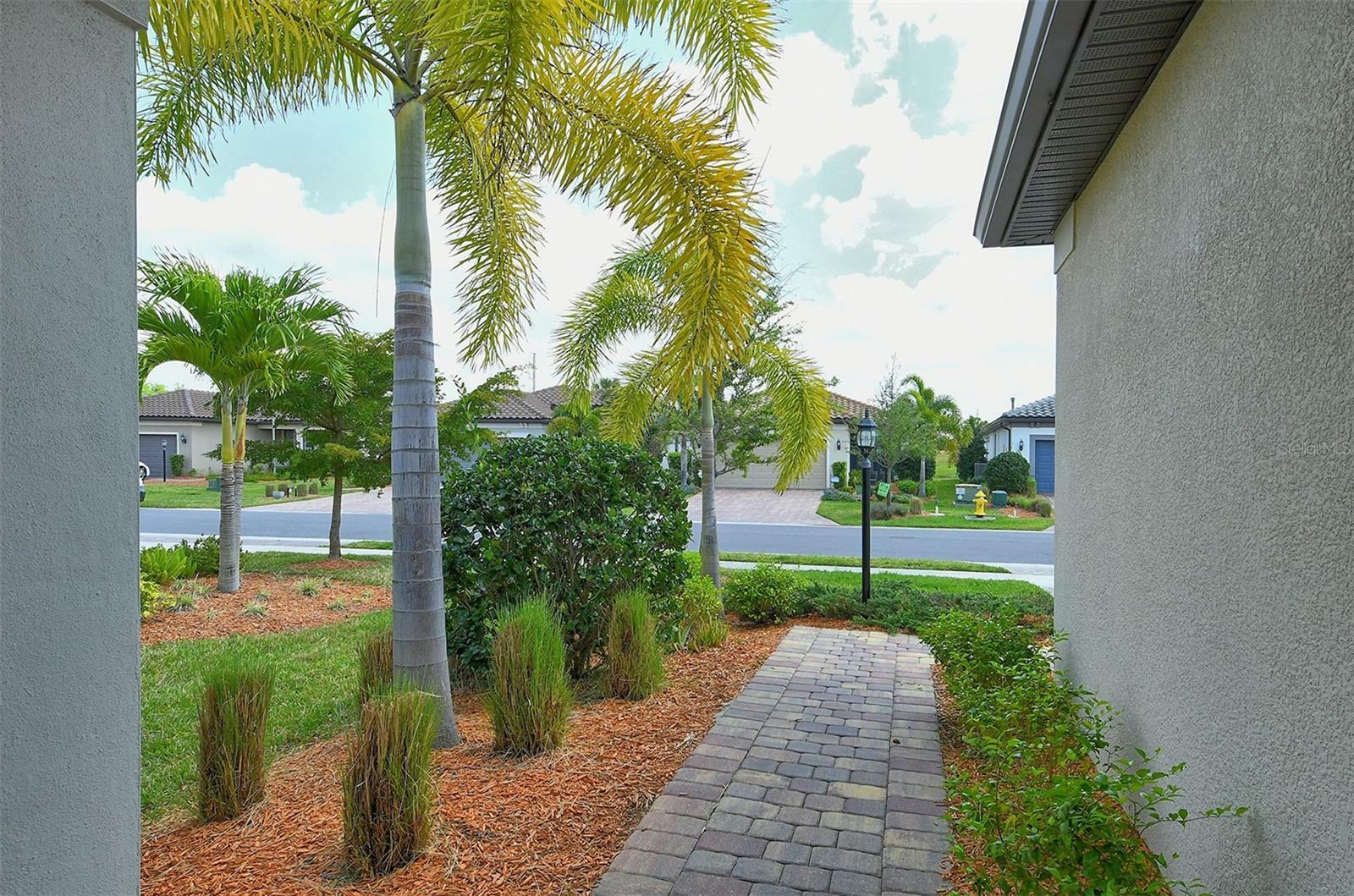 Property Photo:  7008 Hanover Court  FL 34202 