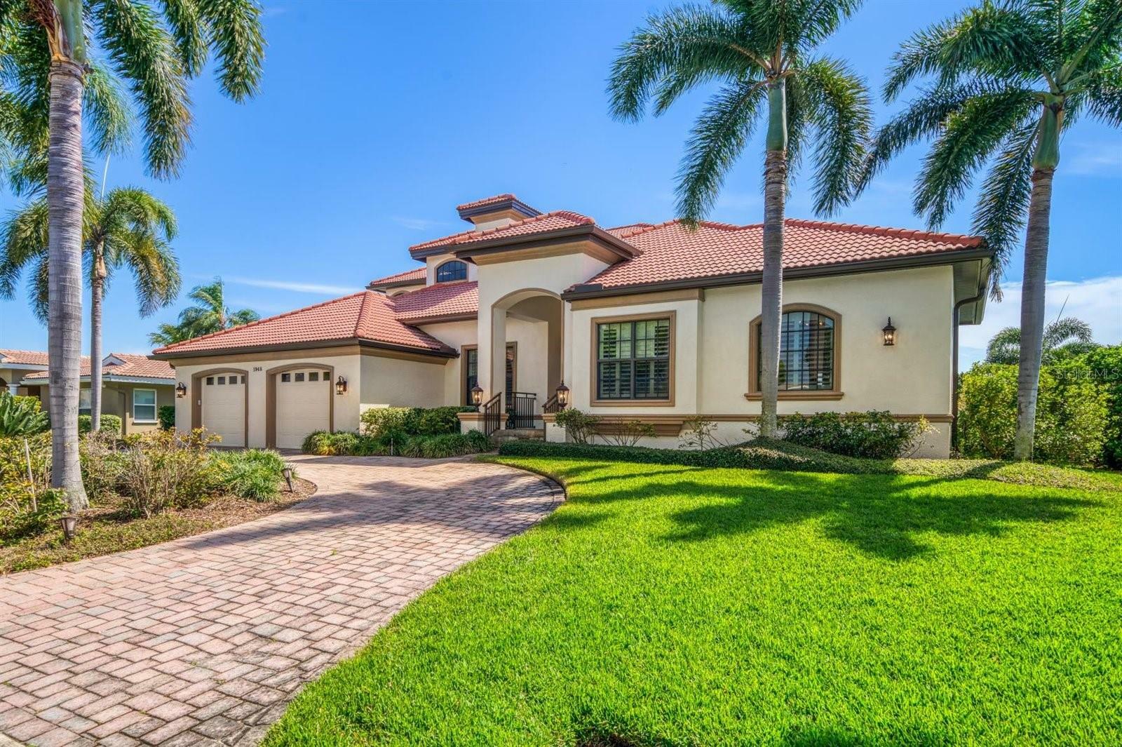 Property Photo: 1948 Kansas Avenue NE FL 33703