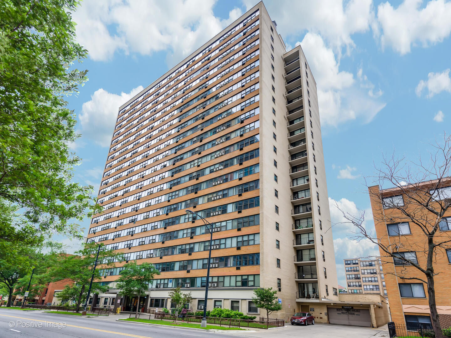 Property Photo: 6030 N Sheridan Road 703 IL 60660