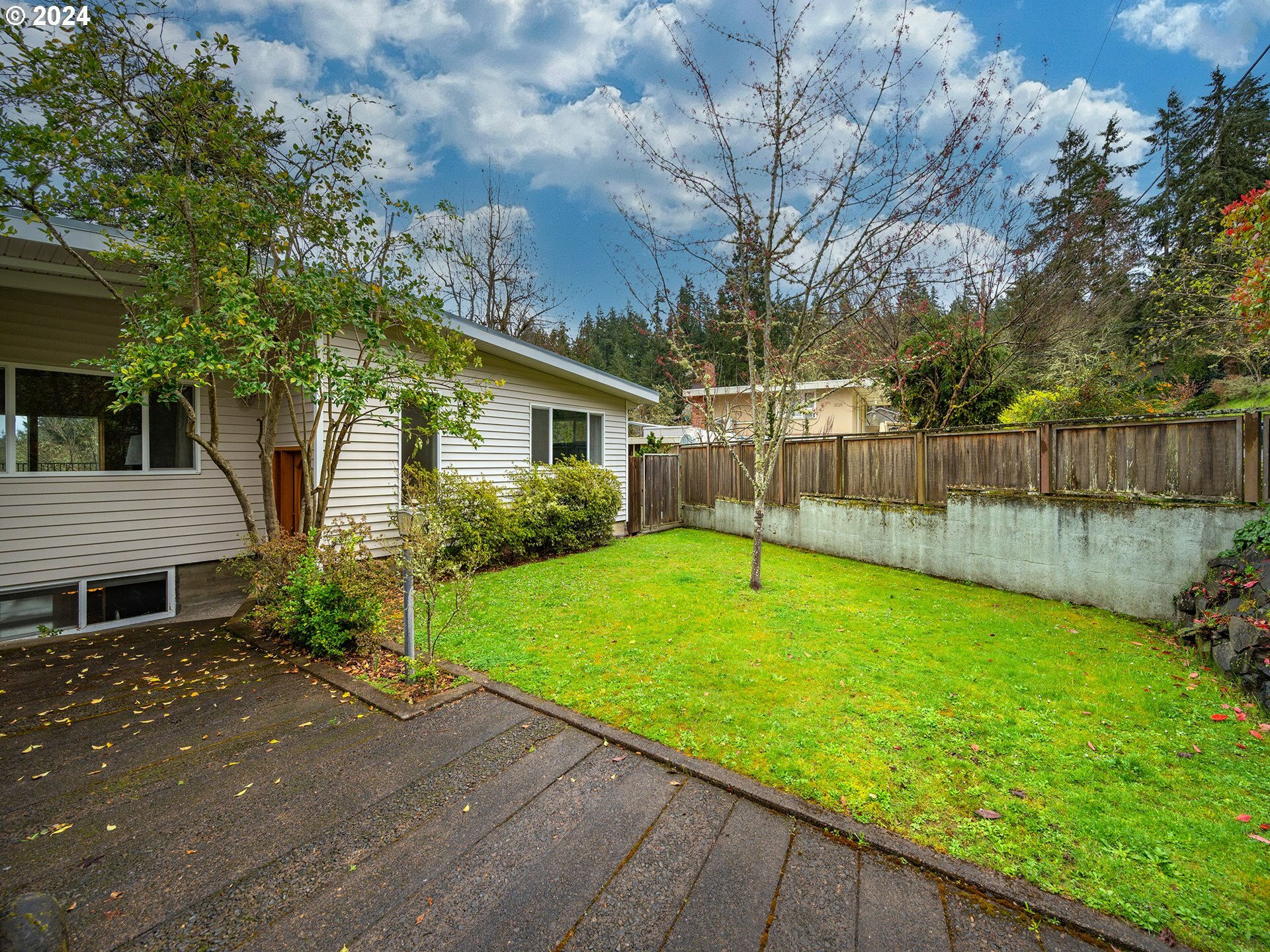 Property Photo:  3021 Whitbeck Blvd  OR 97405 