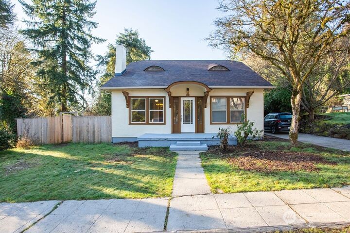 Property Photo: 309 NW Washington Street WA 98596