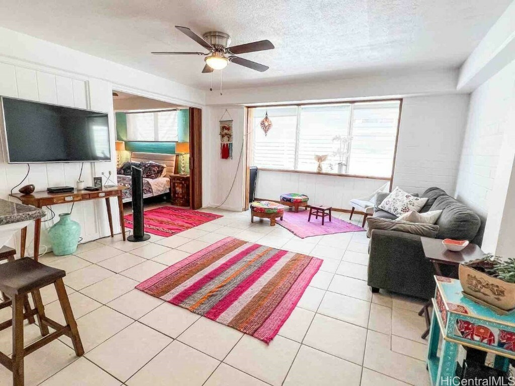 Property Photo:  410 Nahua Street 212  HI 96815 