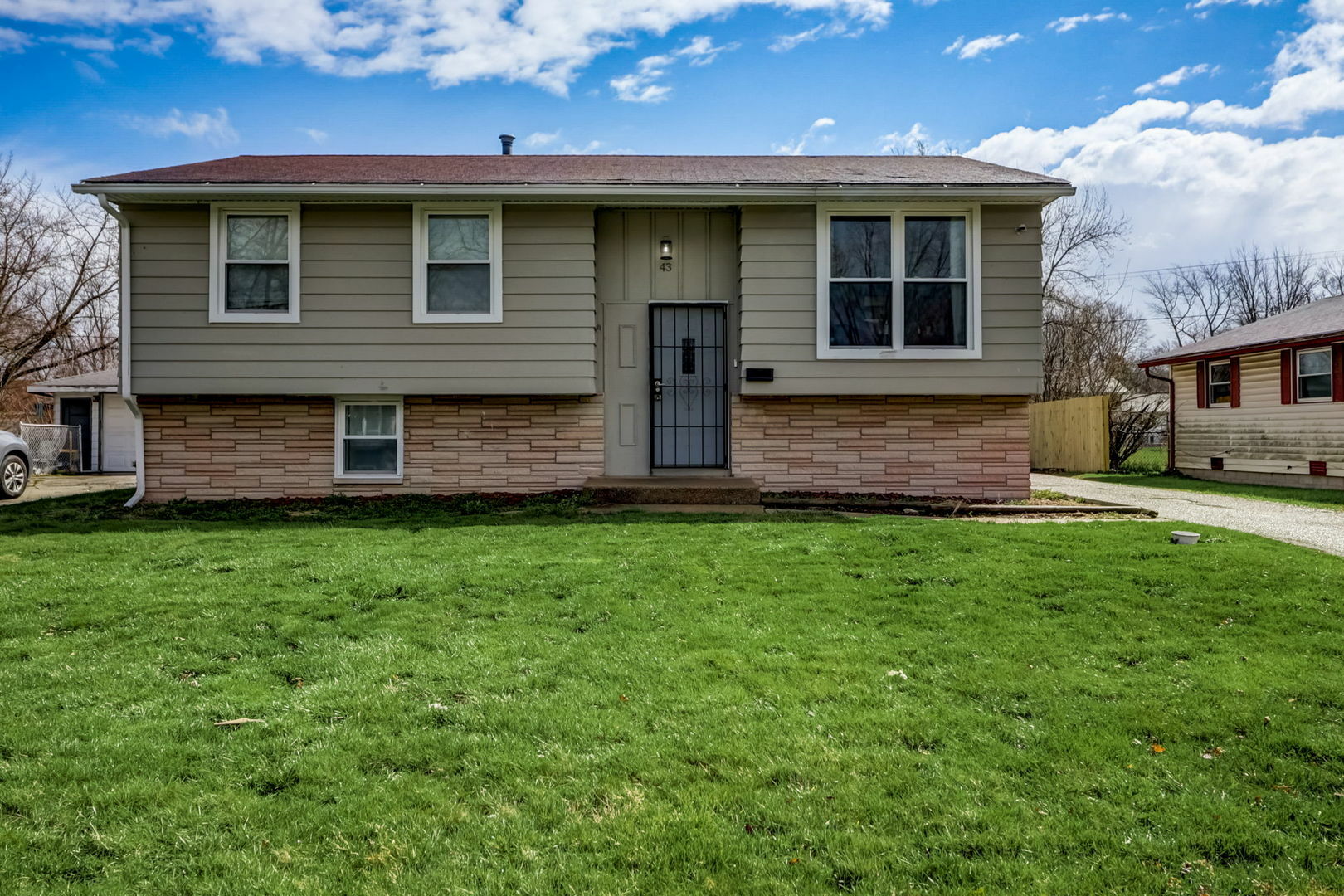 Property Photo:  43 S Sycamore Lane  IL 60425 