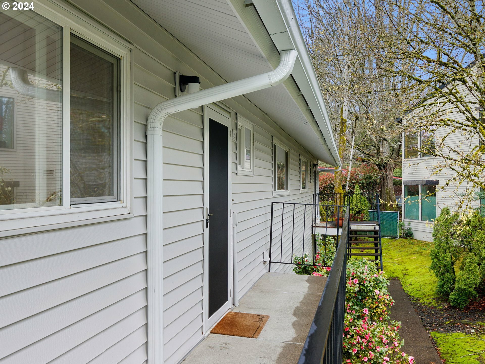 Property Photo:  6835 SW Capitol Hill Rd 35  OR 97219 