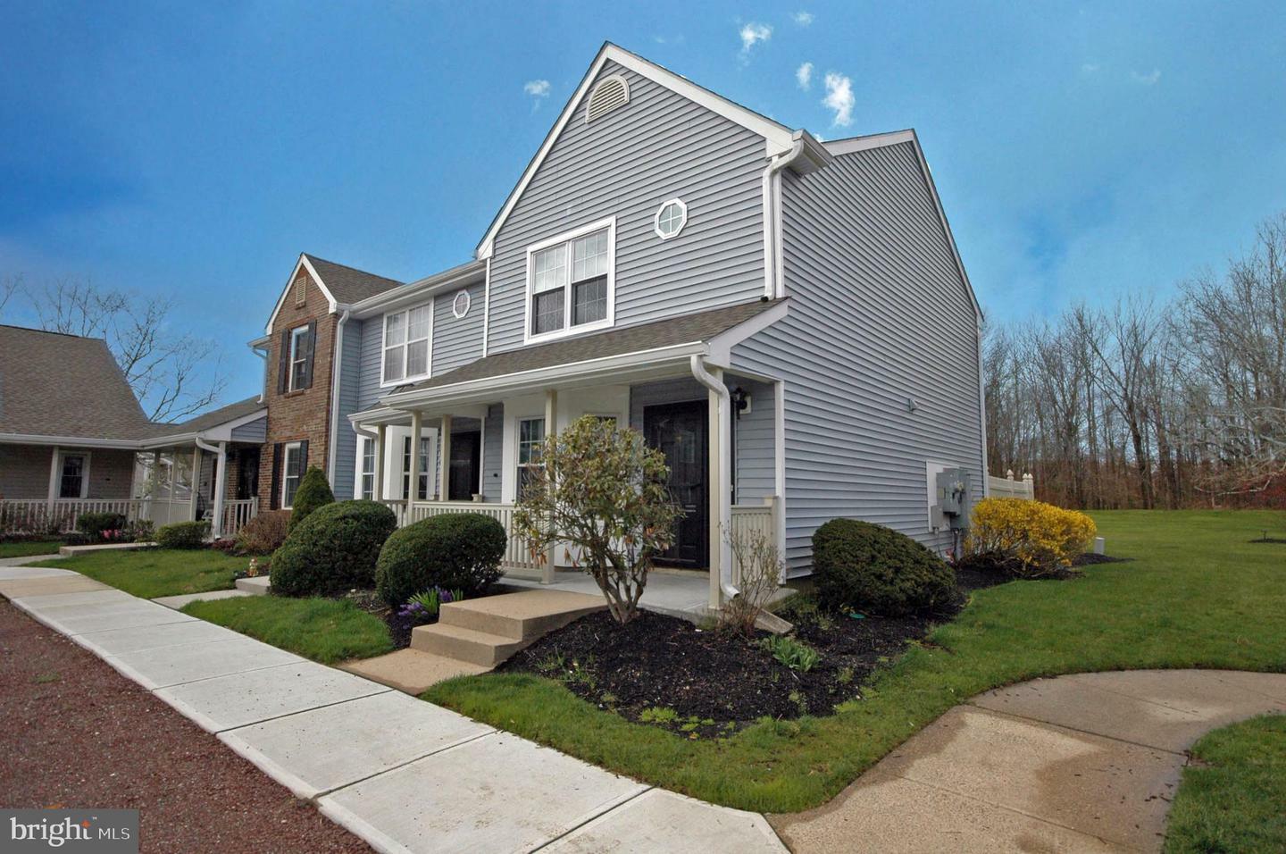 Property Photo:  4 Williamson Court  NJ 08520 