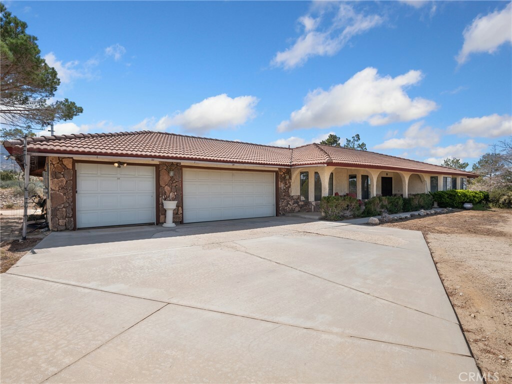 Property Photo:  10174 Via Verde Avenue  CA 92372 