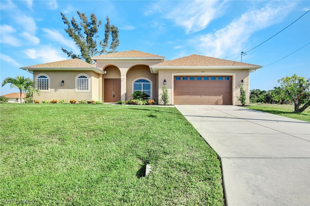 Property Photo:  2019 SW 29th Terrace  FL 33914 