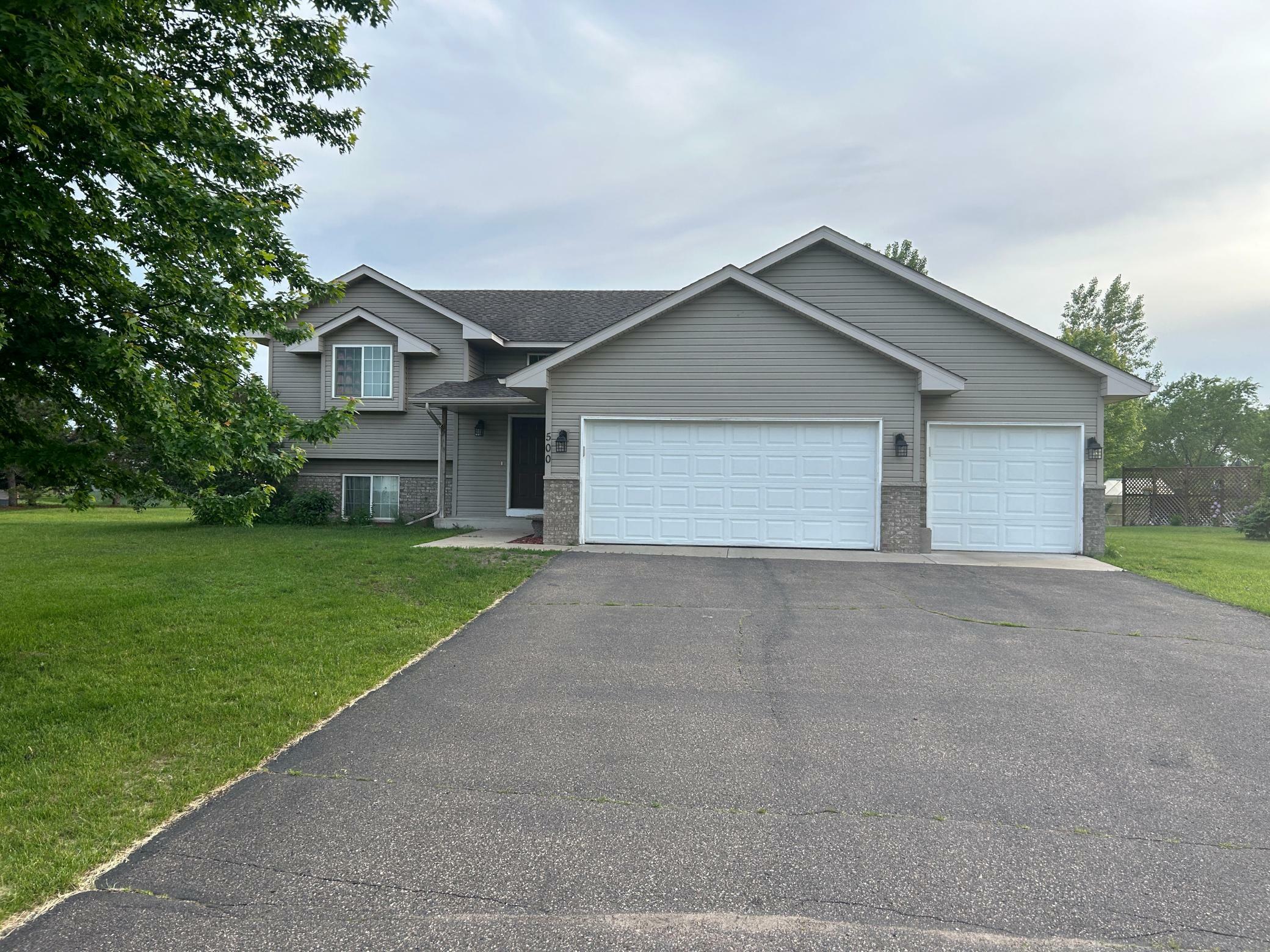 Property Photo:  500 Shannon Drive  MN 55309 