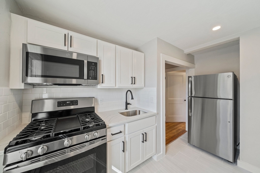 Property Photo: 18 Bacon St. 5 MA 02451
