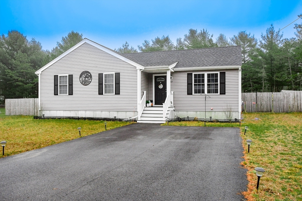 Property Photo:  307 Charge Pond Rd  MA 02571 