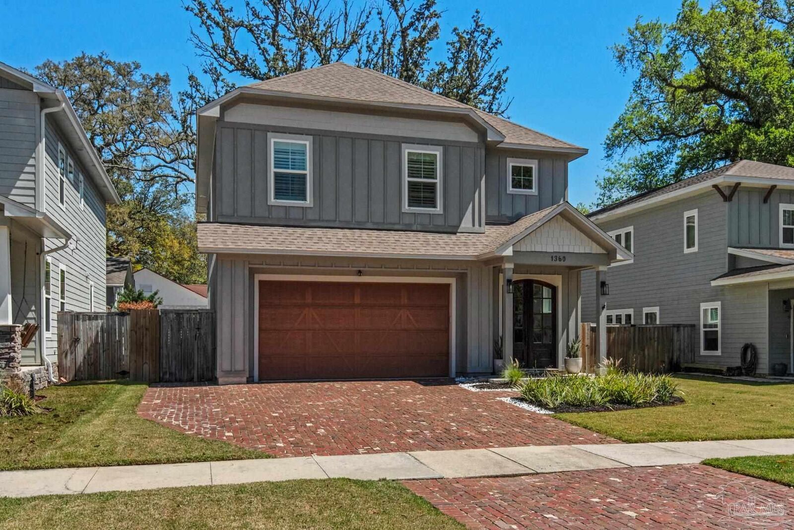 Property Photo:  1360 N 10th Ave  FL 32503 