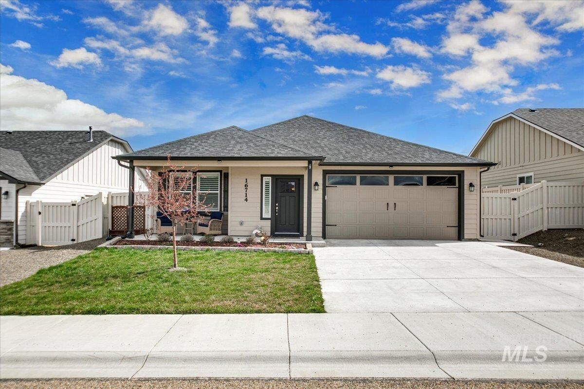 Property Photo:  16714 Suffolk Ave  ID 83607 