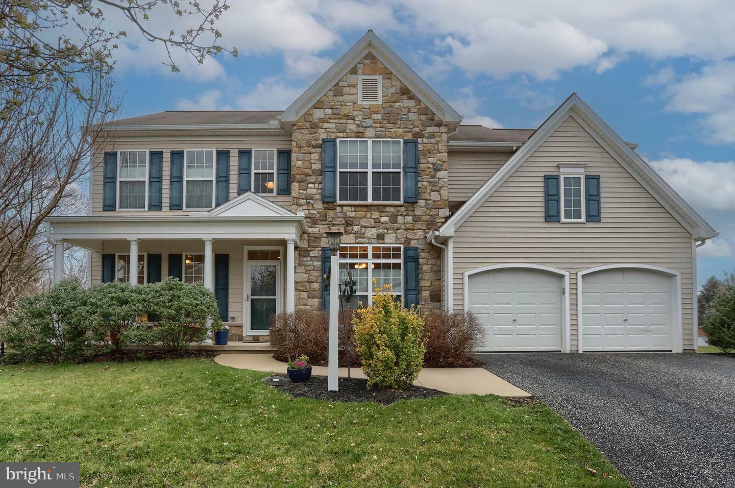 Property Photo:  2264 Flintlock Drive  PA 17036 