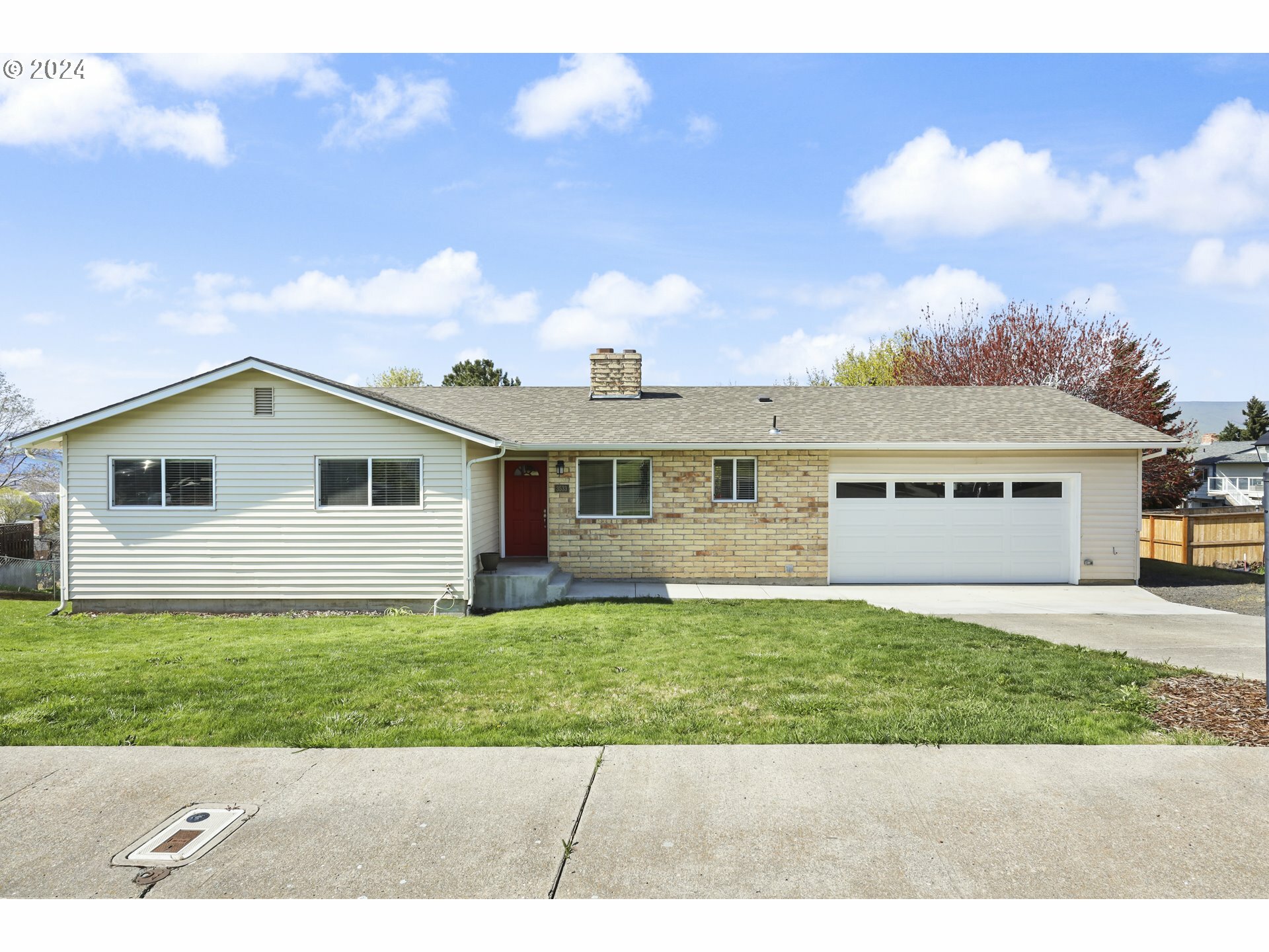 3533 Royal Crest Dr  The Dalles OR 97058 photo