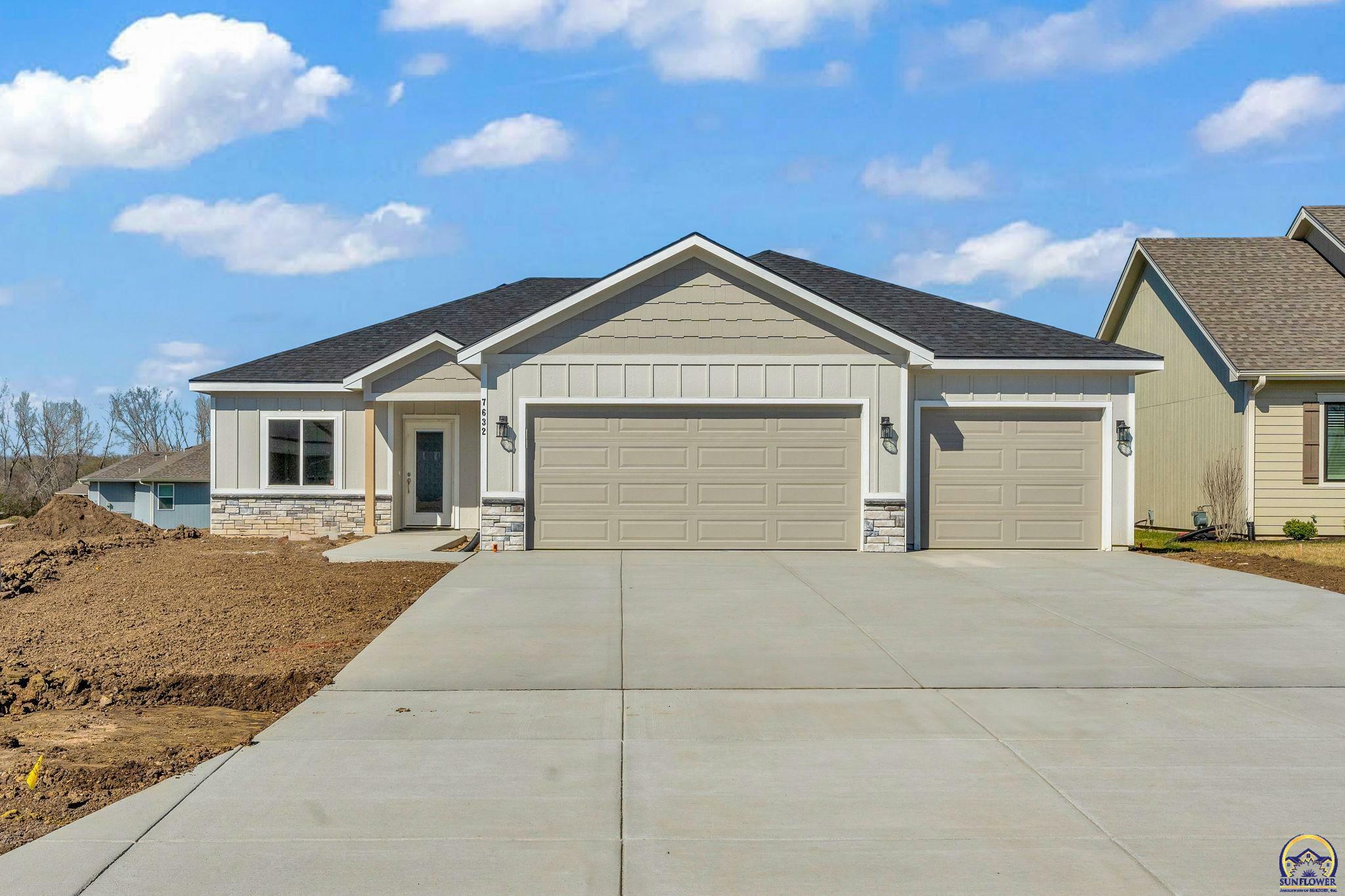 Property Photo:  7632 SW 24th Ter  KS 66614 