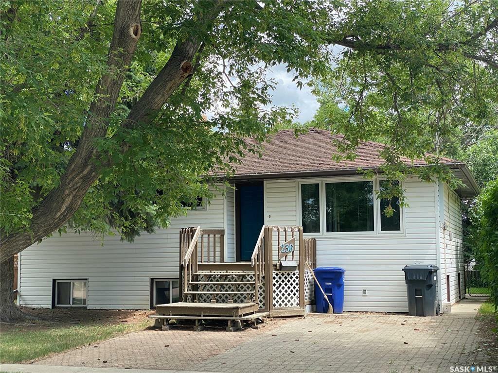 236 10th Street NE  Weyburn SK S4H 1H3 photo