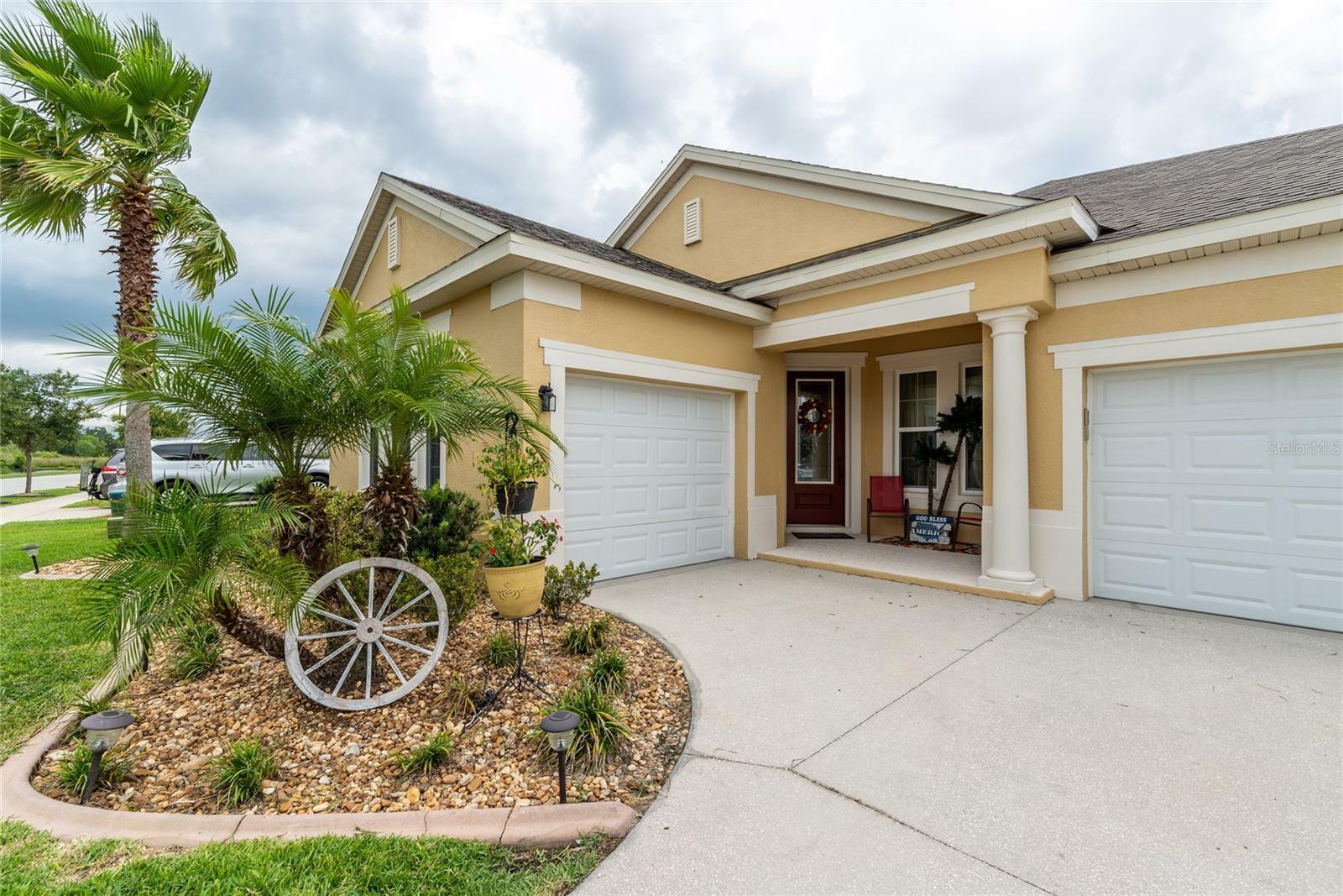 Property Photo:  325 Blue Cypress Drive  FL 34736 