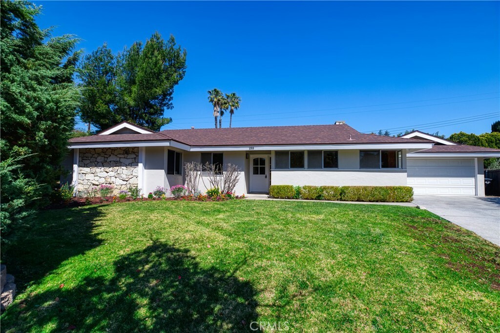 Property Photo:  255 Dyer Court  CA 91360 