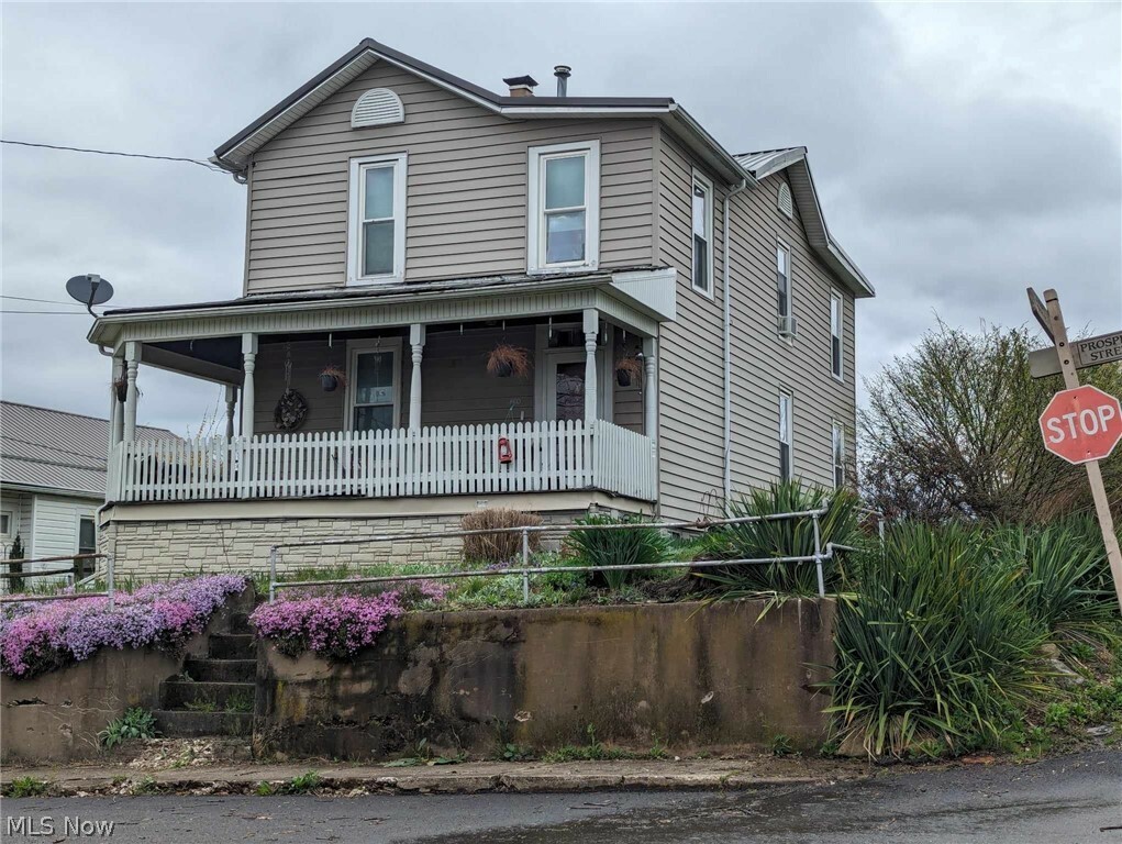 Property Photo: 124 Prospect St WV 25276